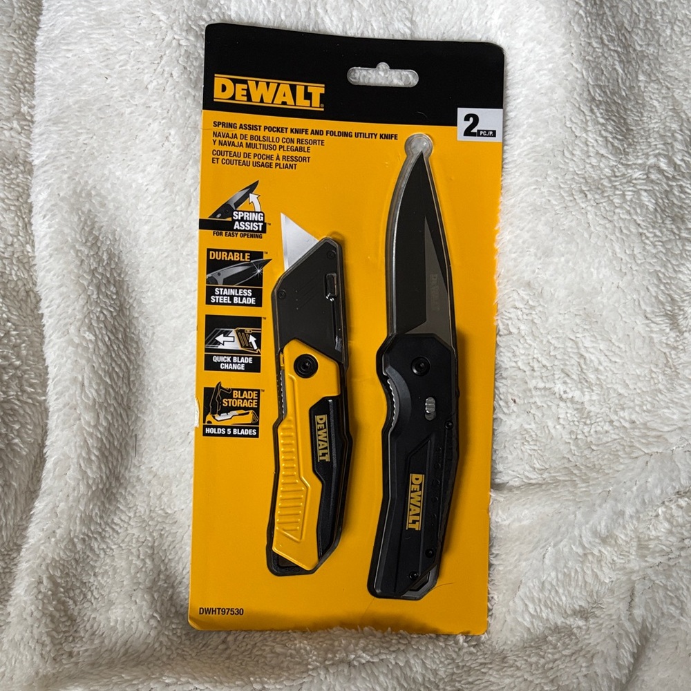 DEWALT Black and Yellow Utility Knife Set